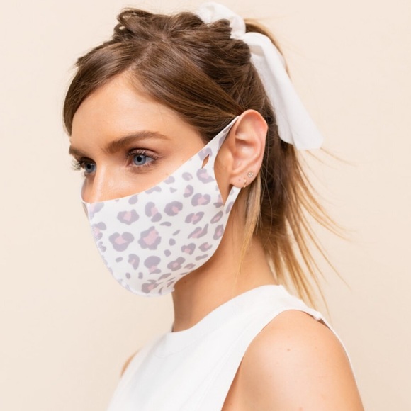 Gilli Accessories - ADULT ANTIBACTERIAL WHITE LEOPARD FACE MASK Gilli Accessories - ADULT ANTIBACTERIAL WHITE LEOPARD FACE MASK